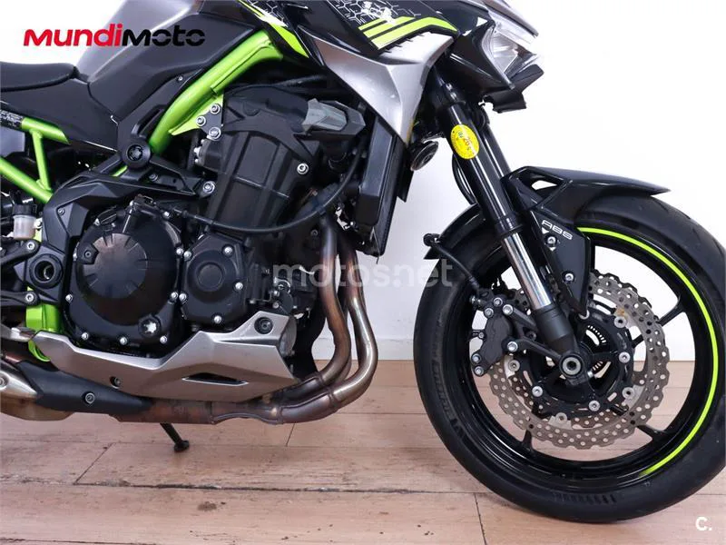 Kawasaki Z900 – Vista 18