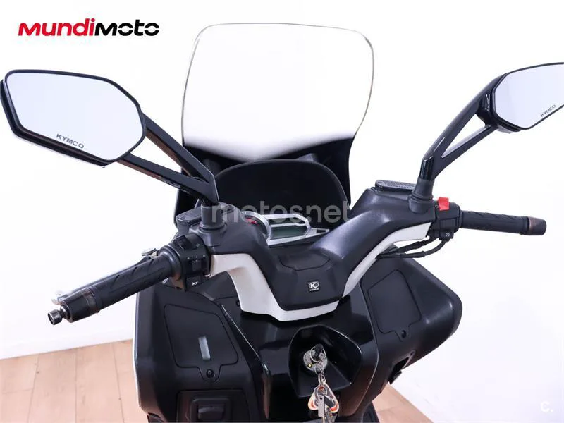 Kymco Xciting 400 – Vista 11