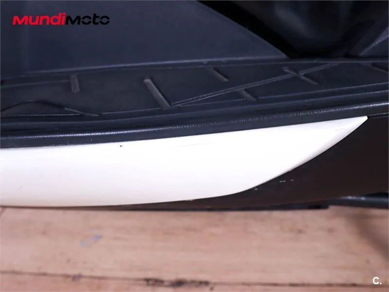 Kymco Xciting 400 – Vista 20