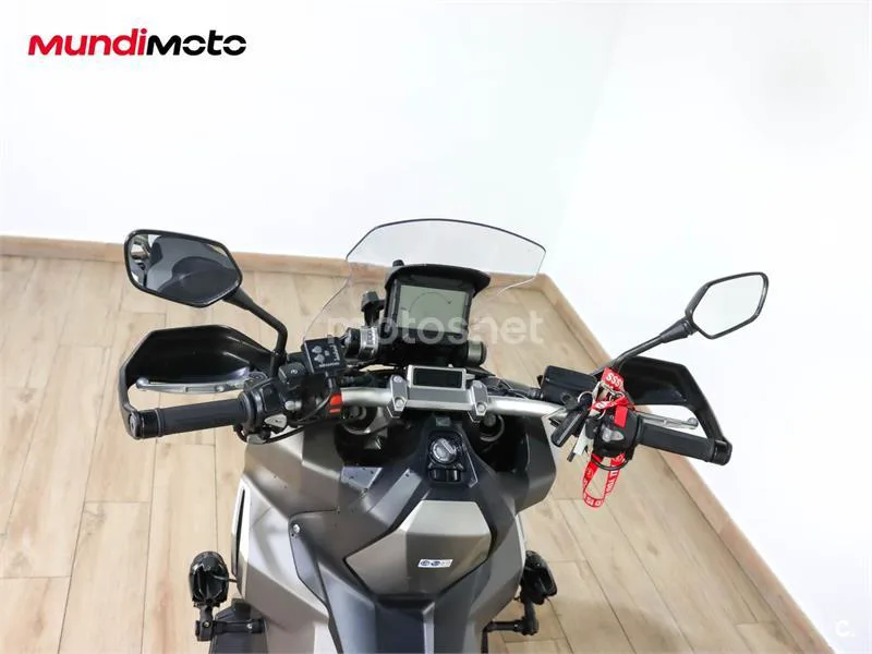 Honda X-ADV – Vista 11