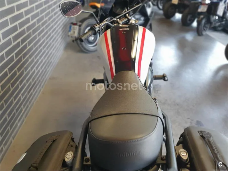 Yamaha XSR 700 – Vista 6