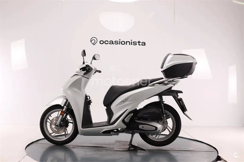 Honda SH 125i – Vista 4