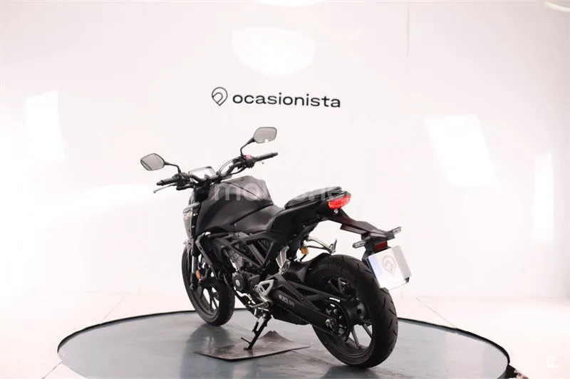 Honda CB 125 R – Vista 3
