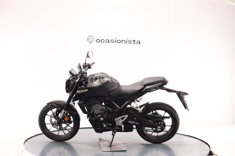 Honda CB 125 R – Vista 4