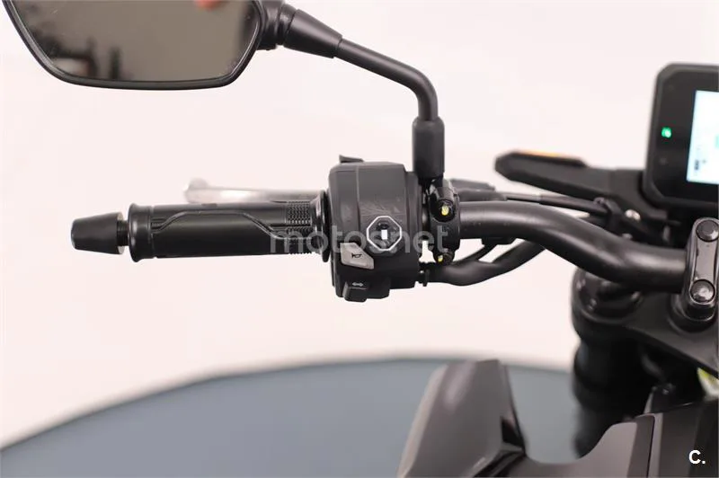 Honda CB 125 R – Vista 6