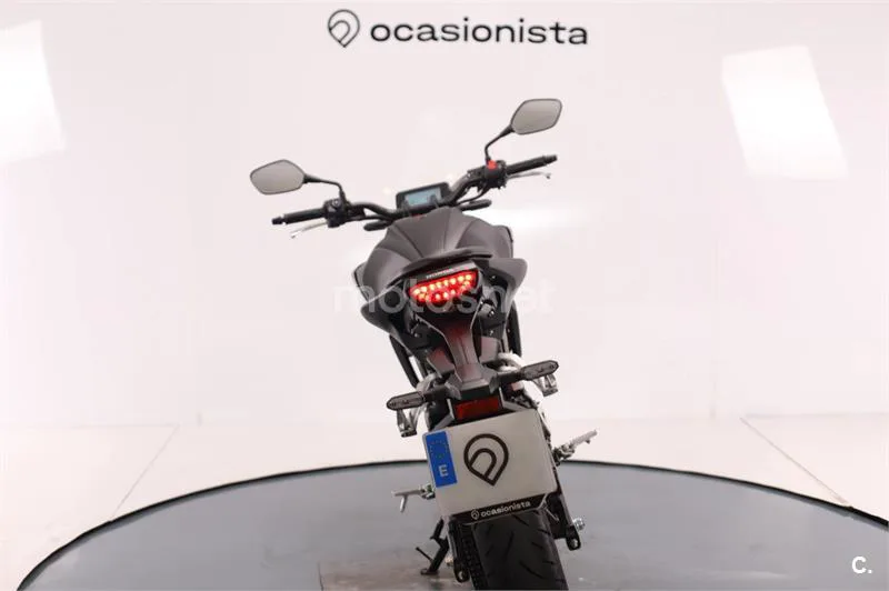 Honda CB 125 R – Vista 8