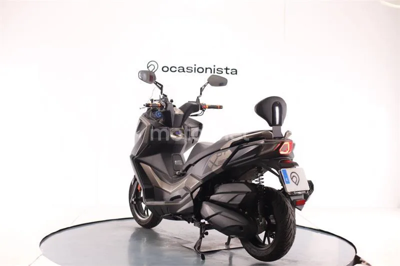 Kymco DTX 350 – Vista 3