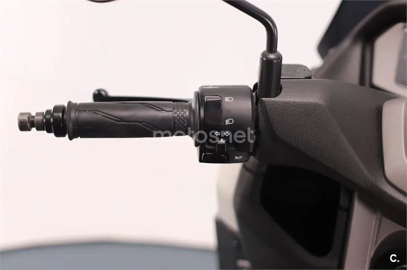 Yamaha NMAX – Vista 6