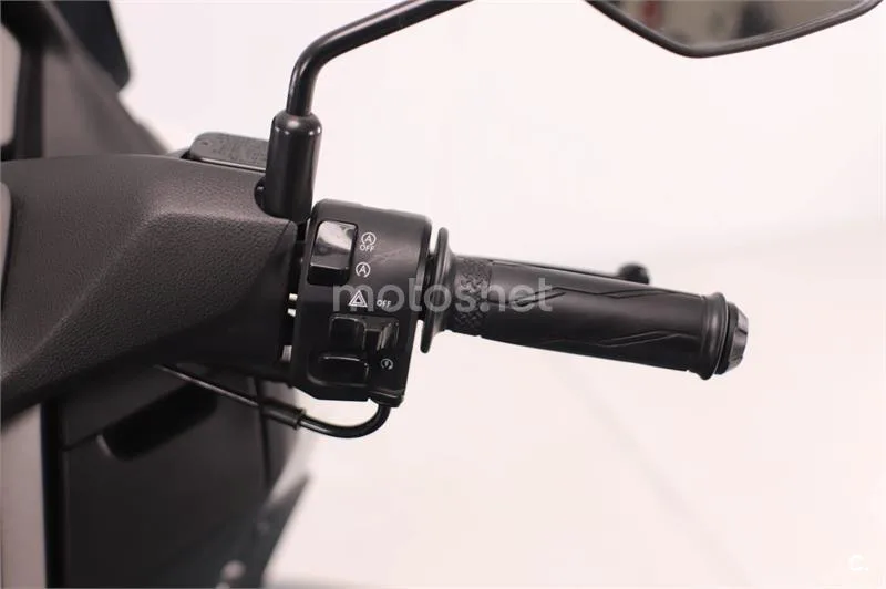 Yamaha NMAX – Vista 8