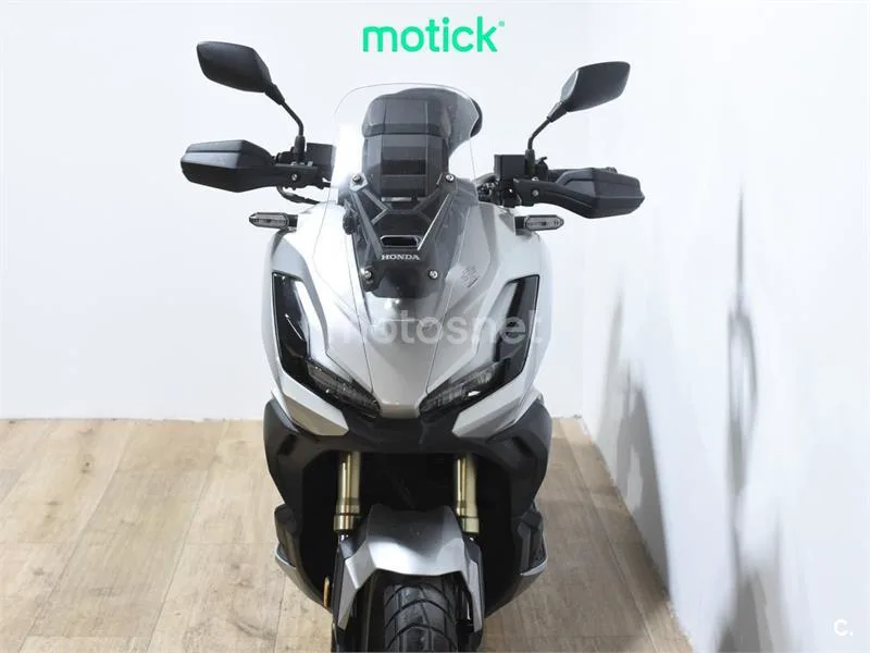 Honda ADV 350 – Vista 11