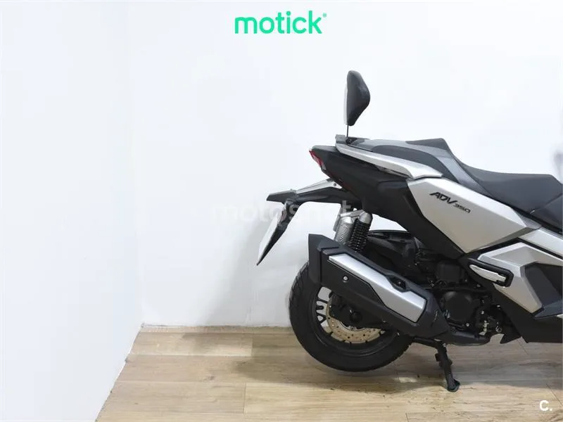 Honda ADV 350 – Vista 3