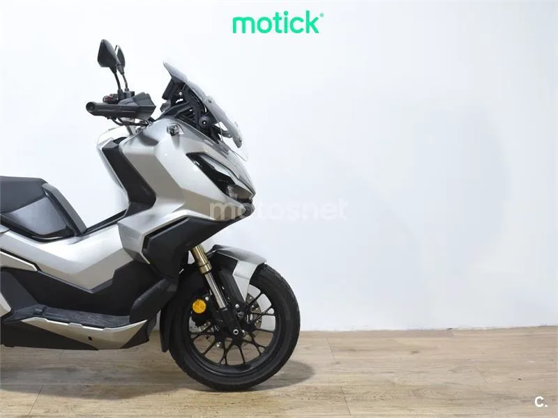 Honda ADV 350 – Vista 4