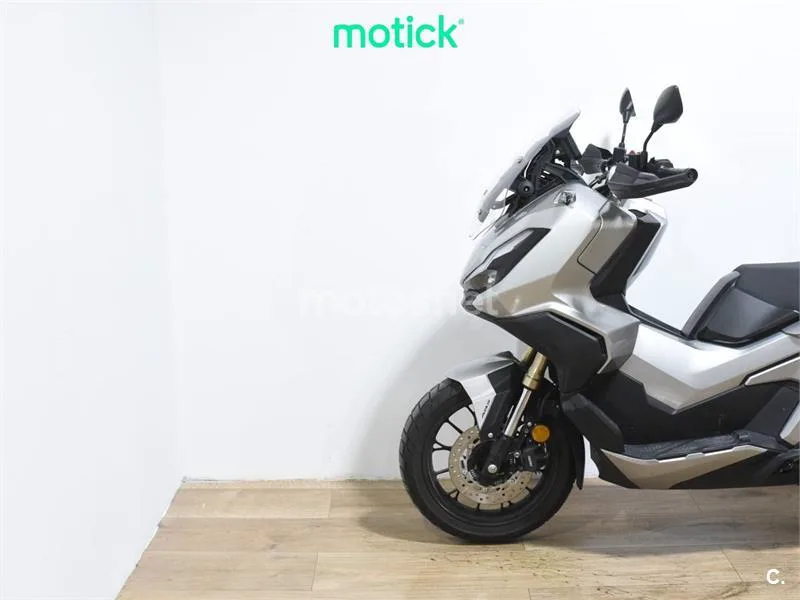 Honda ADV 350 – Vista 8