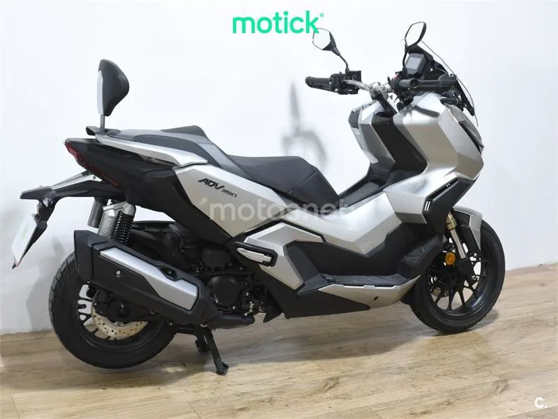 Honda ADV 350 – Vista 10