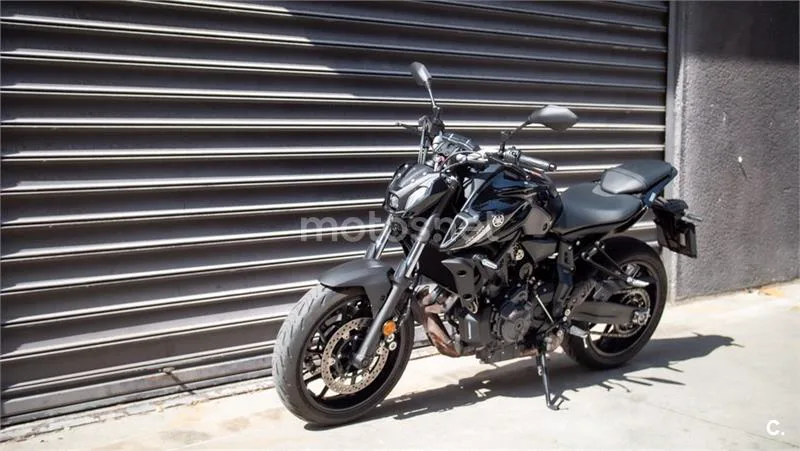 Yamaha MT-07 – Vista 15
