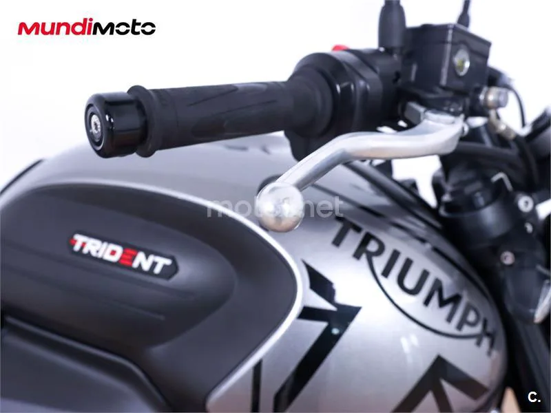 Triumph Trident 660 – Vista 14
