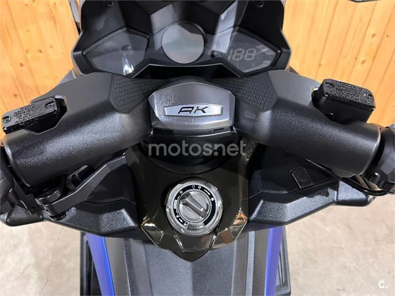 Kymco AK 550 – Vista 17