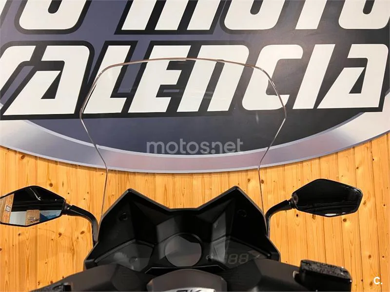 Kymco AK 550 – Vista 19