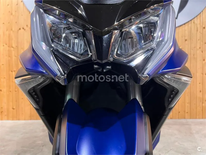 Kymco AK 550 – Vista 24