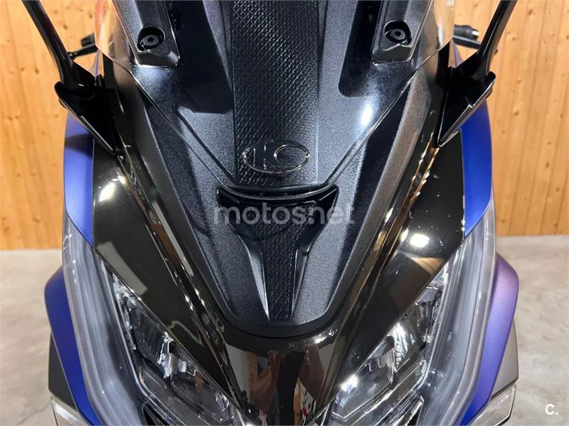 Kymco AK 550 – Vista 26