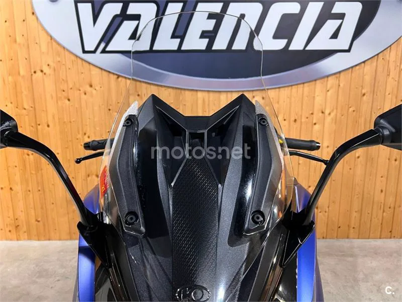 Kymco AK 550 – Vista 27