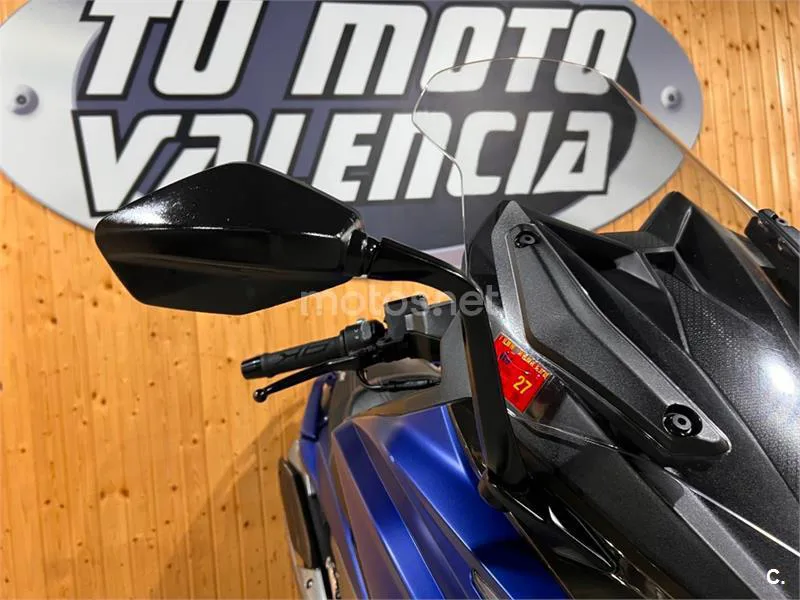 Kymco AK 550 – Vista 28