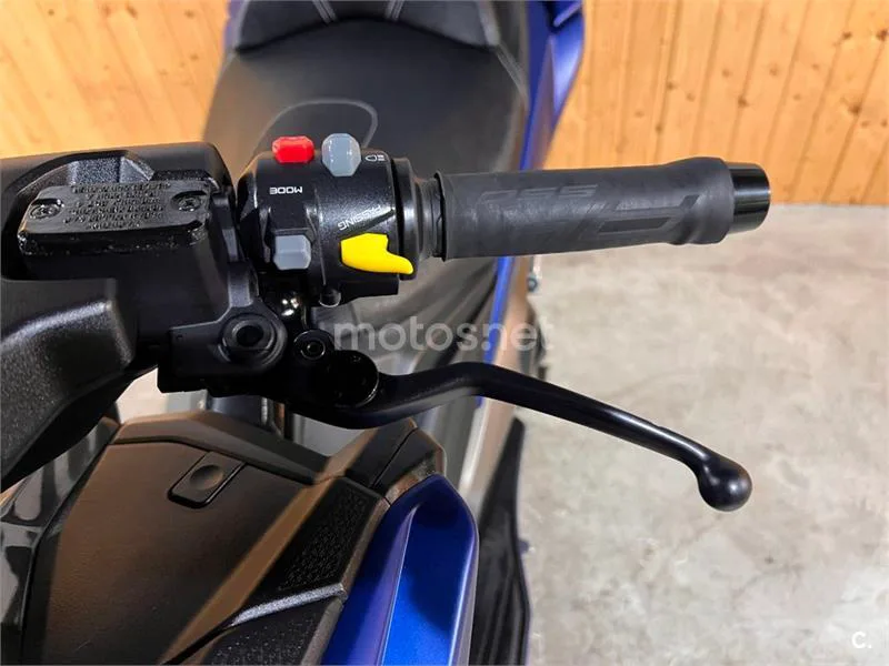 Kymco AK 550 – Vista 30