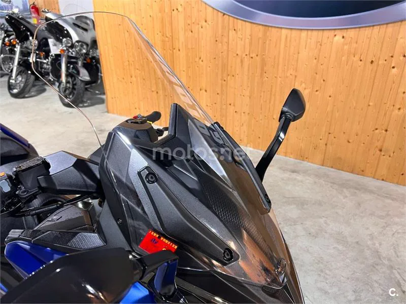 Kymco AK 550 – Vista 32