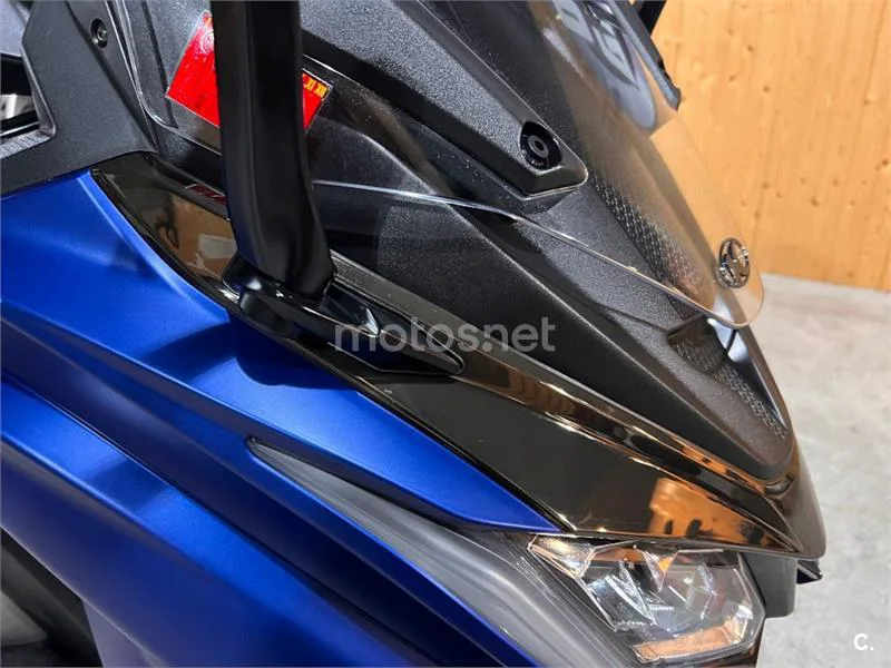 Kymco AK 550 – Vista 33