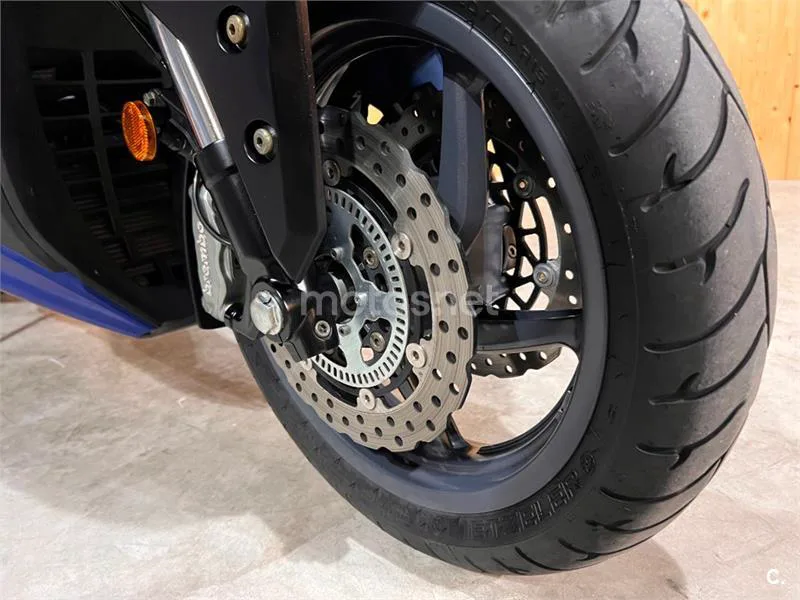 Kymco AK 550 – Vista 39