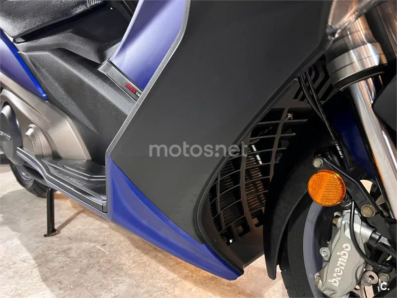 Kymco AK 550 – Vista 40