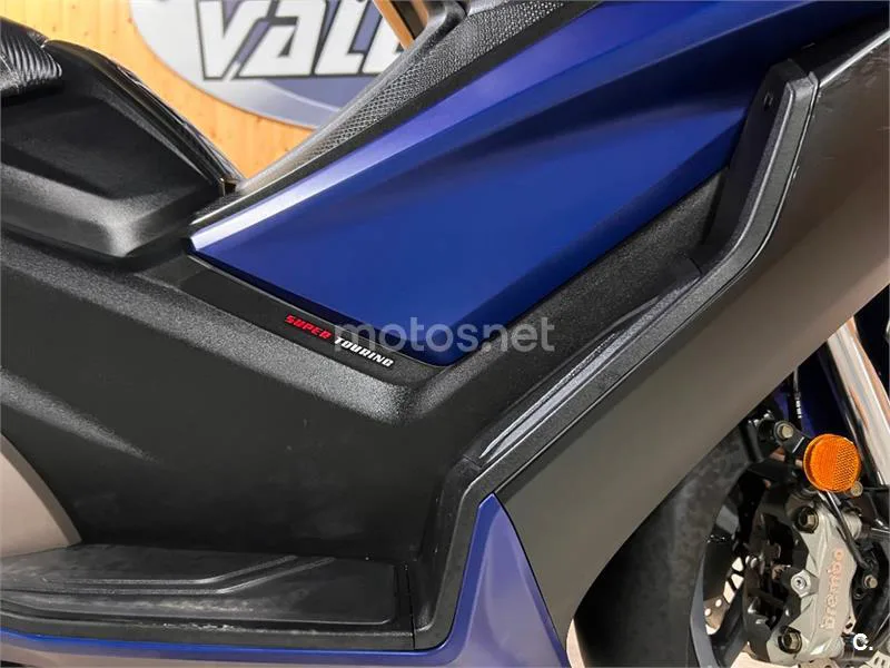 Kymco AK 550 – Vista 46