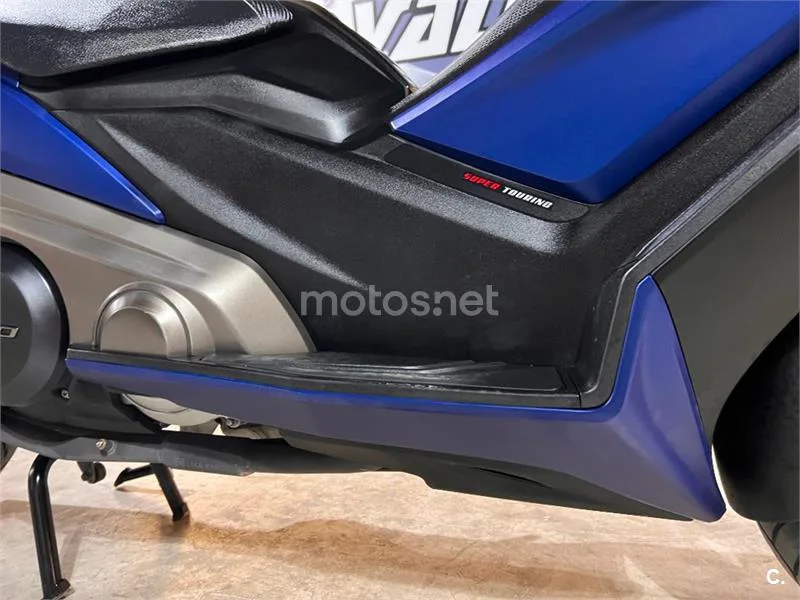 Kymco AK 550 – Vista 47