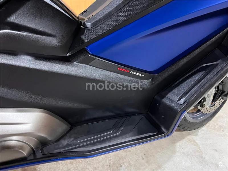 Kymco AK 550 – Vista 49
