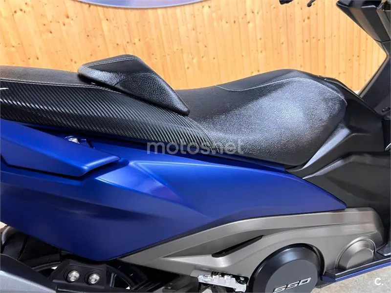 Kymco AK 550 – Vista 53