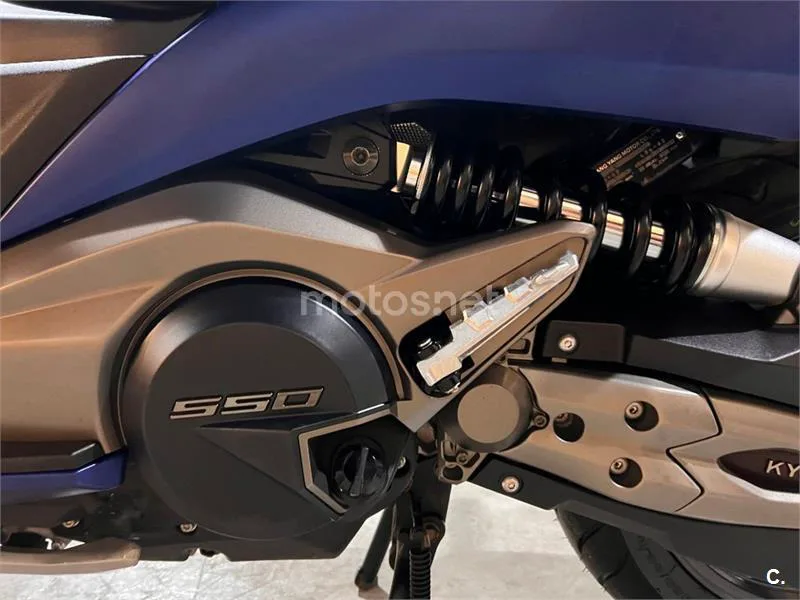Kymco AK 550 – Vista 68