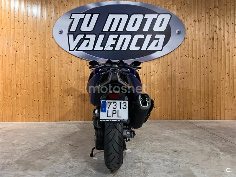 Kymco AK 550 – Vista 8