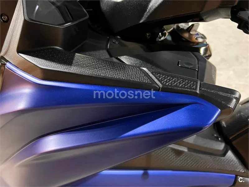 Kymco AK 550 – Vista 75