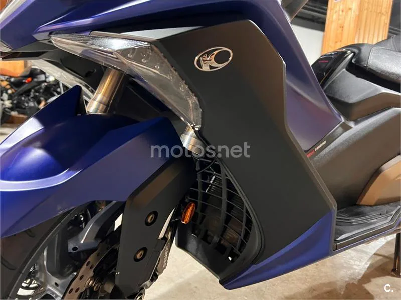 Kymco AK 550 – Vista 78