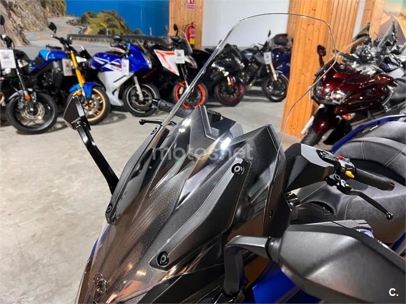 Kymco AK 550 – Vista 80