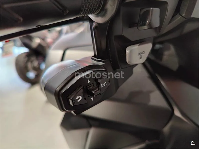 Honda Forza 350 – Vista 5