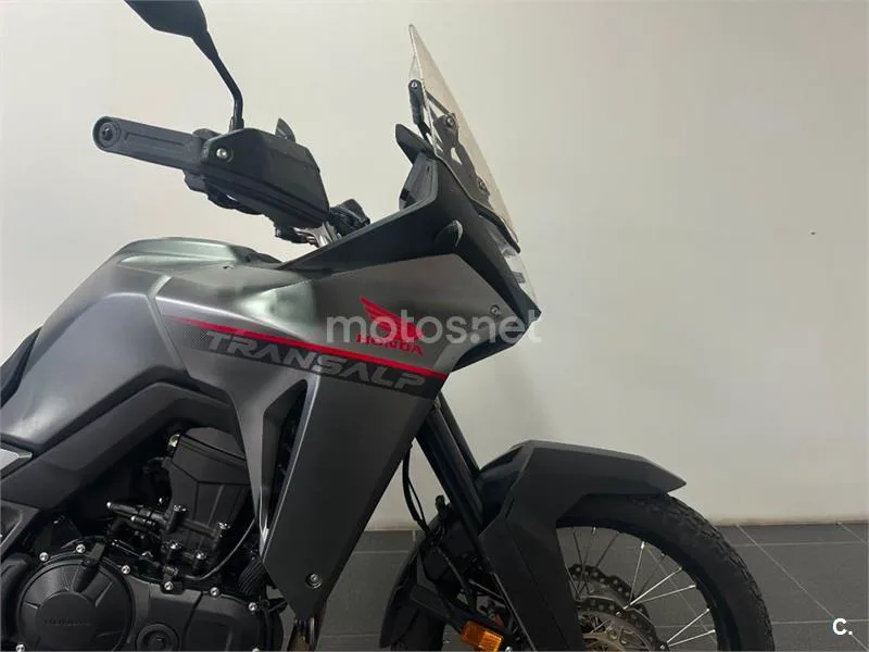 Honda XL 750 Transalp – Vista 3