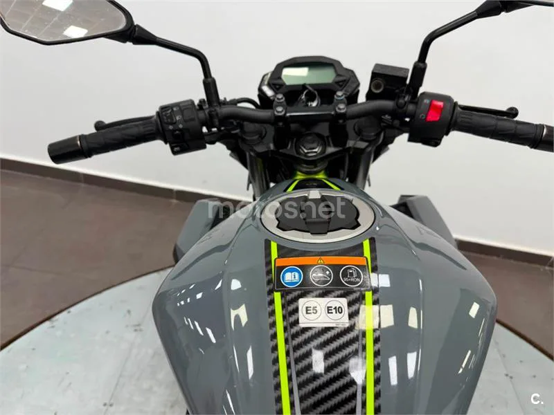 Kawasaki Z125 – Vista 6