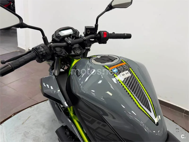 Kawasaki Z125 – Vista 8