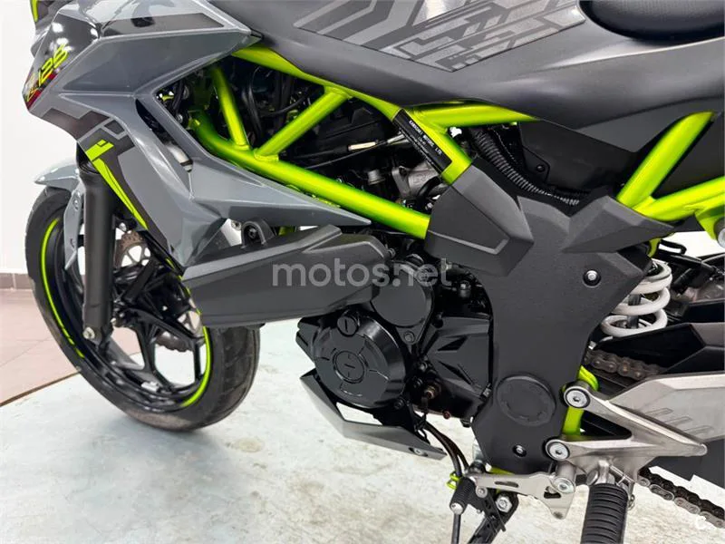 Kawasaki Z125 – Vista 9