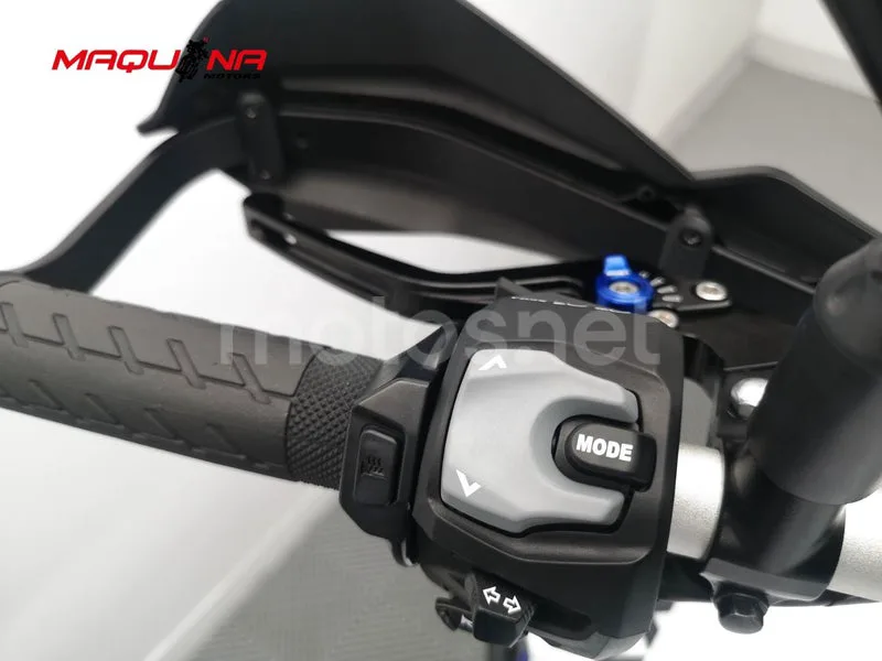 Suzuki V-Strom 800 – Vista 11