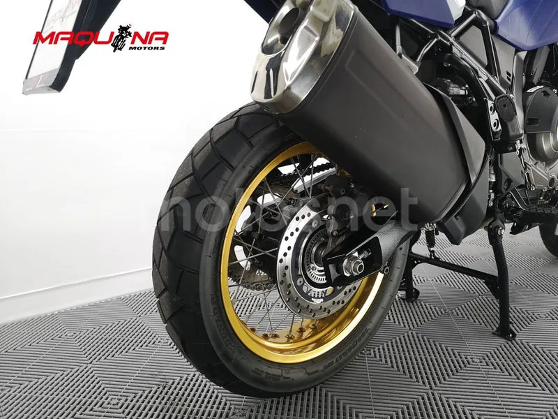 Suzuki V-Strom 800 – Vista 13