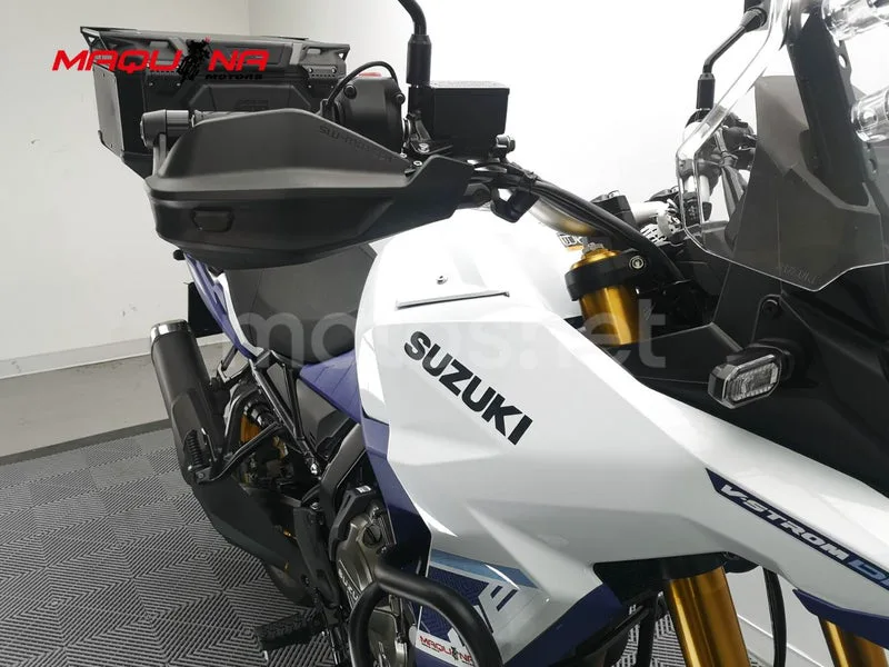 Suzuki V-Strom 800 – Vista 14