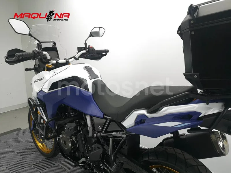 Suzuki V-Strom 800 – Vista 20