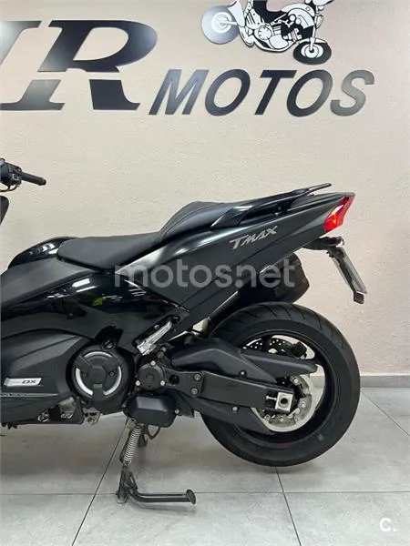 Yamaha TMAX – Vista 12